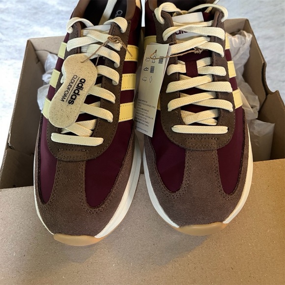 Adidas Run 70’s 2.0 Size 10 Women’s / 8.5 Men's Maroon and Beige NEW - Picture 2 of 5